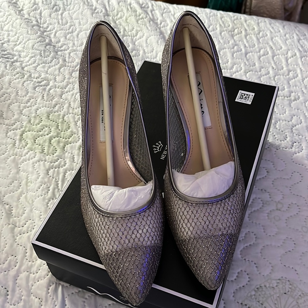 Nina Silver Pointed Toe Evening shoes